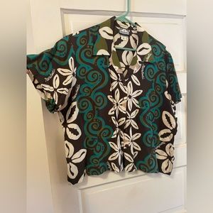 Manuheali’i button down top